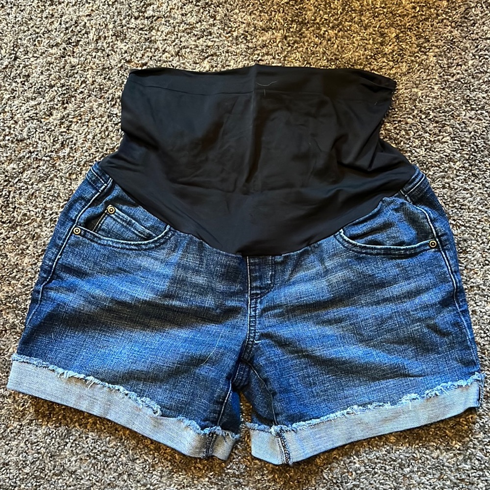 Sonoma Maternity Shorts Size 6